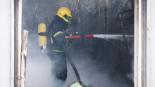 VELIKI POŽAR U NOVOM SADU! Ima povređenih: Prvo se čula eksplozija, pa je onda buknula vatra (FOTO)