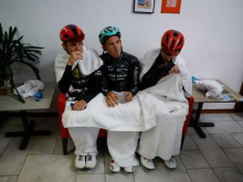 Hotel, ki je pred točo rešil kolesarje na Vuelti, zasuli s petimi zvezdicami #video