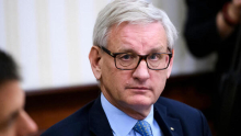 Carl Bildt, nekdanji švedski premier: v Ukrajini še dolgo ne bo miru