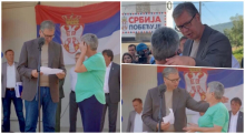 SUZE KOJE SLAMAJU SRCE Žena na ivici snage prišla Vučiću i pružila mu papir: Kad je VIDEO ŠTA PIŠE, njegova reakcija sve ganula - 
