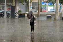 Provala oblaka u ovom delu Srbije, kiša stigla i u Beograd: RHMZ izdao dramatičnu najavu, popaljeni meteo-alarmi