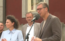 VUČIĆ OBIŠAO RASINSKI OKRUG, BLOKADERI U HAOSU! Predsednik rešava probleme građana, oni se svađaju oko liste