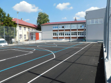 POSLE 70 GODINA ČEKANJA, ISPUNJEN SAN GENERACIJA ĐAKA! Loznička škola dobila modernu salu sa terenima na više od 1.000 kvadrata (FOTO)