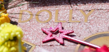 Dolly Parton ist tot: Stars trauen um Musik-Ikone – von Mick Jagger bis Eminem