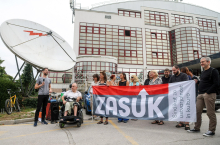 Zasuk poziva k ureditvi razmer na področju prevodov AV-vsebin. Stavka ni izključena.