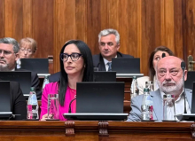 Ministarka u Skupštini očitala lekciju opoziciji: Dok vi napadate Vučića i Vladu, mi po Srbiji pomažemo narodu