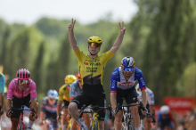 Brennan dobil že drugi sprint, Pogačar in Roglič ostajata na vrhu