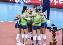 Slovenske odbojkarice po veliki vrnitvi in zmagi nad Latvijo na pragu osmine finala