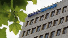 Telekom v prvem polletju z največjim dobičkom v 18 letih