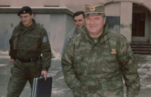 Ko je bio general Ratko Mladić: Od metalostrugara i oficira JNA do ratnog komandanta i doživotne kazne u Hagu