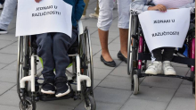 Zbog zakona ostajemo bez pomoćnika! Institucije bez odgovora i rješenja