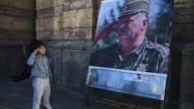 GENERAL MLADIĆ BIĆE SAHRANjEN UZ NAJVIŠE DRŽAVNE I VOJNE POČASTI: Preminuo u bolnici u Hagu, pokrenuta zvanična istraga