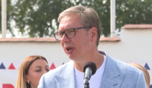 UŽIVO VELIKI BROJ LJUDI DOČEKAO VUČIĆA U LJUBOVIJI: Svako od vas može da vidi napredak, ali znam da možemo više i bolje!