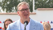 VUČIĆ RAZGOVARAO SA NARODOM U LjUBOVIJI Predsednik obradovao građane: Brza saobraćajnica, pregovori sa fabrikom, stižu mašine za 7 dana