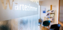 Facharzt-Termine: Ärztekammer fordert Strafen für Menschen, die sich vordrängeln