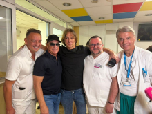 Legendarni holivudski glumac Van Dam i Željko Mitrović obradovali decu U UKC Niš! Lazarević: Hvala u ime sve dece koja se leče!