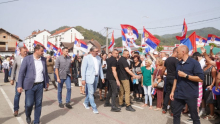 VUČIĆ SA NARODOM U LOZNICI: Predsednik obilazi završne radove na rekonstrukciji OŠ „Anta Bogićević“  (VIDEO)