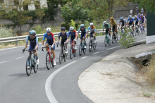 Še 45 km: Spredaj peterica, med zasledovalci najvišje Omrzel, ki pridobiva 4 minute