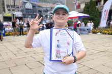 DIRLJIV GEST MALOG ANDRIJE U UŽICU! Pobedio tešku bolest, pa došao da predsedniku preda poklon iz duše: 