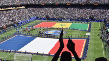 La partita dei soldi scuote il governo del calcio mondiale