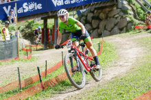 Pidcock drugič svetovni prvak v krosu; Vita Movrin do izida kariere na SP-jih