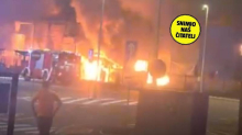 VIDEO Veliki požar u Karlovcu! Gori na području tvrtke, stiglo i upozorenje: 'Zatvorite prozore'