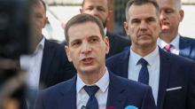 NOVI DAN - NOVI RAT MEĐU BLOKADERIMA! Sve će uraditi da se DOKOPAJU VLASTI: Pljušte optužbe o saradnji sa BIA i snimanju plenuma, pominju se i VREĆE ZA UDARANJE