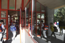 Spet v šolo: Kadrovska stiska ostaja izziv. 