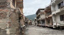 Više od tisuću mrtvih u Nepalu i Kini nakon stravične bujice:  Nestalo je više od 5000 ljudi...