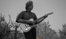 Preminuo Deni Kožić, zagrebački gitarist i kantautor