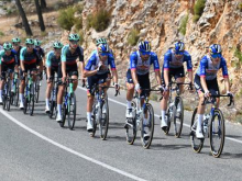 Klasičen sprint v zaključku desete etape, Roglič in favoriti preživeli miren dan