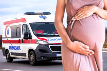 Katarina nije mogla da čeka: Dragana (36) se porodila u sanitetu, pupčana vrpca joj bila oko vrata