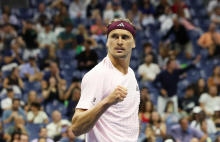 Zverev se je po skoraj petih urah vendarle uvrstil v 2. krog