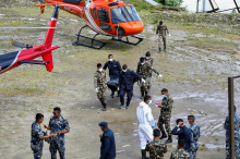 Število žrtev poplav in plazu v Nepalu in Tibetu preseglo 1200. Iskanje in reševanje se nadaljuje.