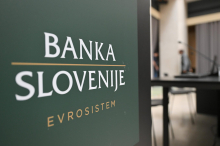 Banka Slovenije: Gospodarske razmere boljše od pričakovanj, inflacija ostaja povišana