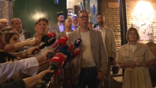 VUČIĆ SA NARODOM Predsednik obišao vinariju „Čoka“: Ne postoji ovakav podrum u Srbiji (VIDEO)