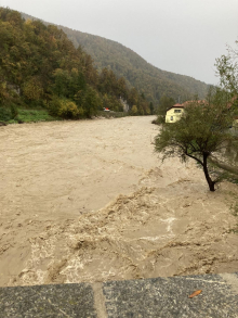 Tri leta po uničujočih poplavah mnogi še vedno niso prišli do novih domov