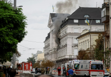 Letalnik zadel sedež ukrajinske varnostne službe SBU. Uničeno skladišče WHO-ja.