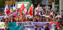 Sachsen-Anhalt - News zur Landtagswahl: Tausende Menschen demonstrieren in Magdeburg für eine weltoffene Gesellschaft