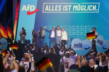 Deželne volitve v Saški - Anhaltu: ankete napovedujejo prepričljivo zmago skrajno desnega AfD-ja