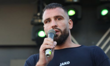 Plazibat napravio kaos na sučeljavanju: Odgurnuo protivnika, zaštitari intervenirali