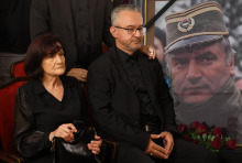 Pred sahranu Ratka Mladića stigla važna molba njegove porodice! Upućen apel svima: Ne kupujte cveće i vence, mom ocu bilo bi draže da pomognemo nekom detetu