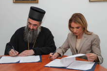 Ministarka Stamenkovski potpisala ugovor sa mitropolitom Arsenijem: 