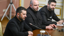 Zelenski nije optimističan  oko skorog mira. Susreo se s Trumpovom delegacijom...