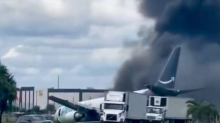Drama u Miamiju. Teretni avion izletio s piste nakon slijetanja: Zabio se  u više vozila i zapalio!