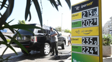 Caro carburanti, la proroga del taglio delle accise è in bilico. Corsa agli aiuti mirati