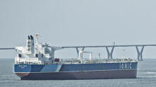 Gli scontri a Hormuz portano di nuovo il greggio verso i 100 dollari