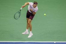 Zverev stopnjuje formo in ima odprto pot do finala