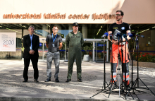 Pilot helikopterja: Brezpilotni letalnik je za posadko resen incident, saj izgubljamo čas