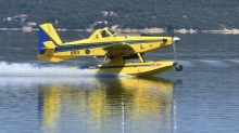 Dizalicom zakačio električni vod na Braču, izbio požar: U gašenju pomagali Air Tractori